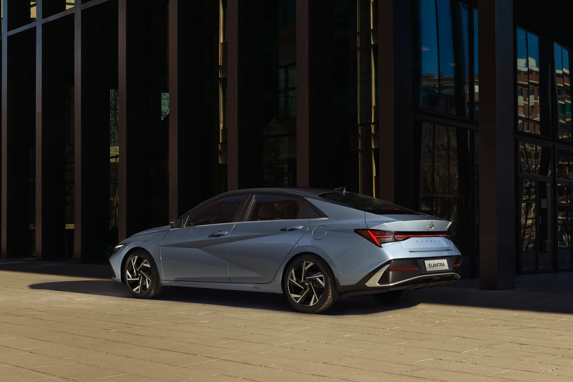 Elantra New photo 3
